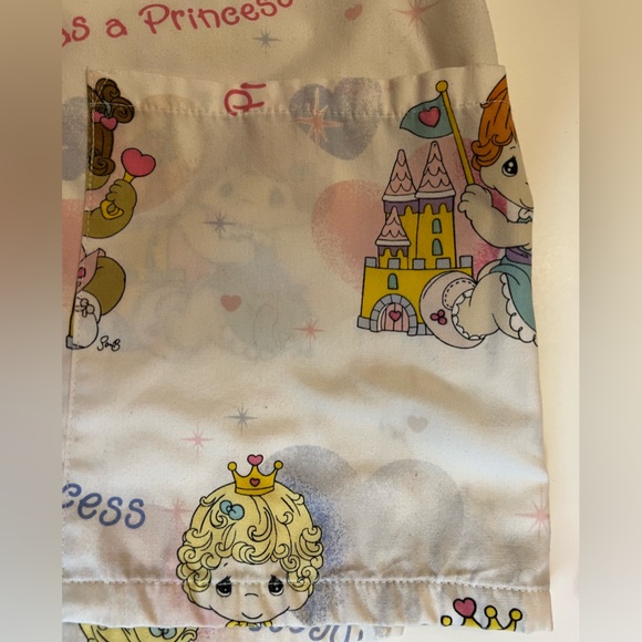 Scrub top Precious Moments Size M or L - Picture 10 of 14